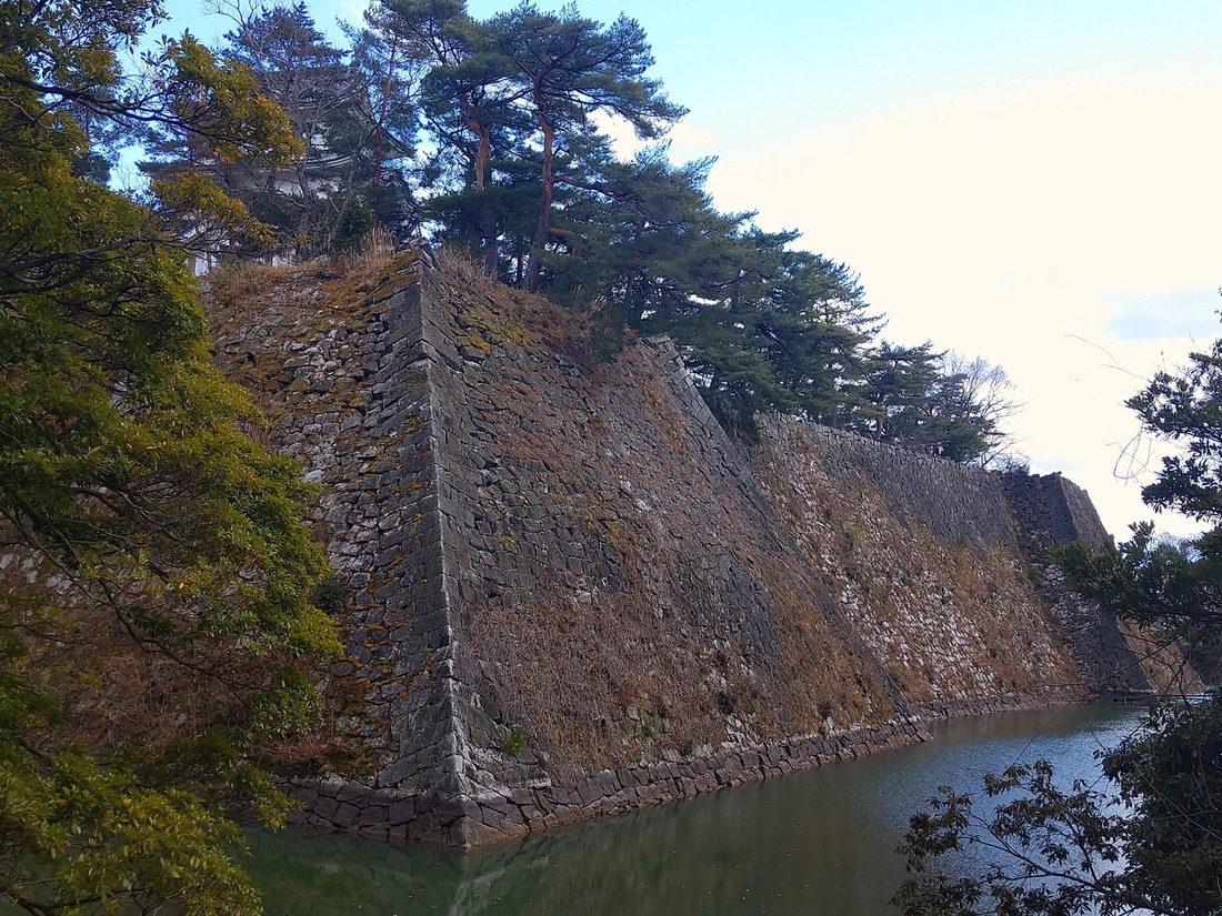 最近まで一番高いとされていた伊賀上野城の高石垣